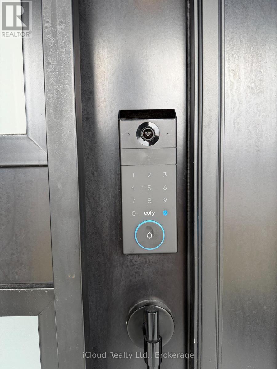 Upper Level - 17 Cloud Drive, Toronto, Ontario  M9L 2P6 - Photo 29 - W12897870