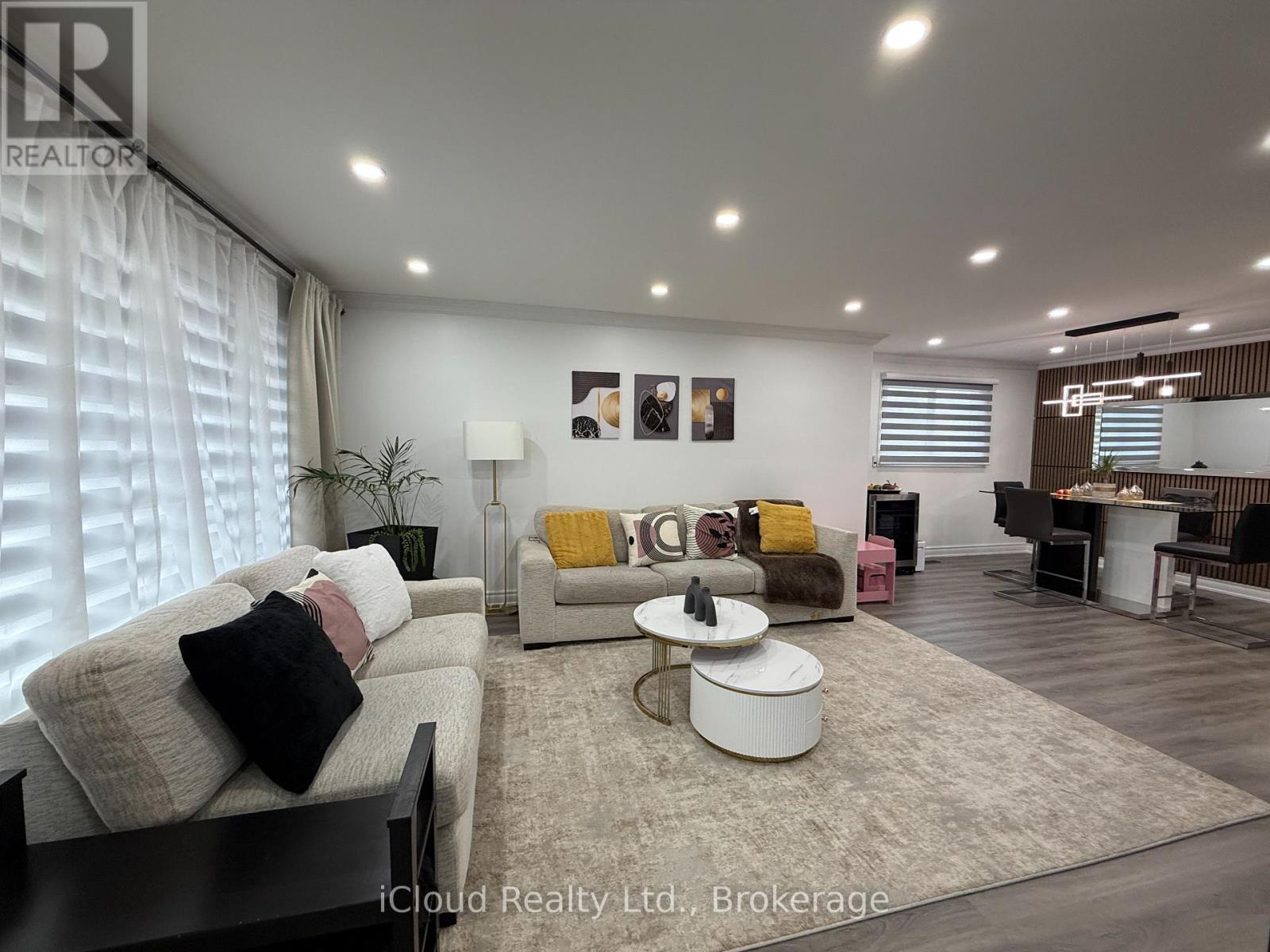 Upper Level - 17 Cloud Drive, Toronto, Ontario  M9L 2P6 - Photo 3 - W12897870