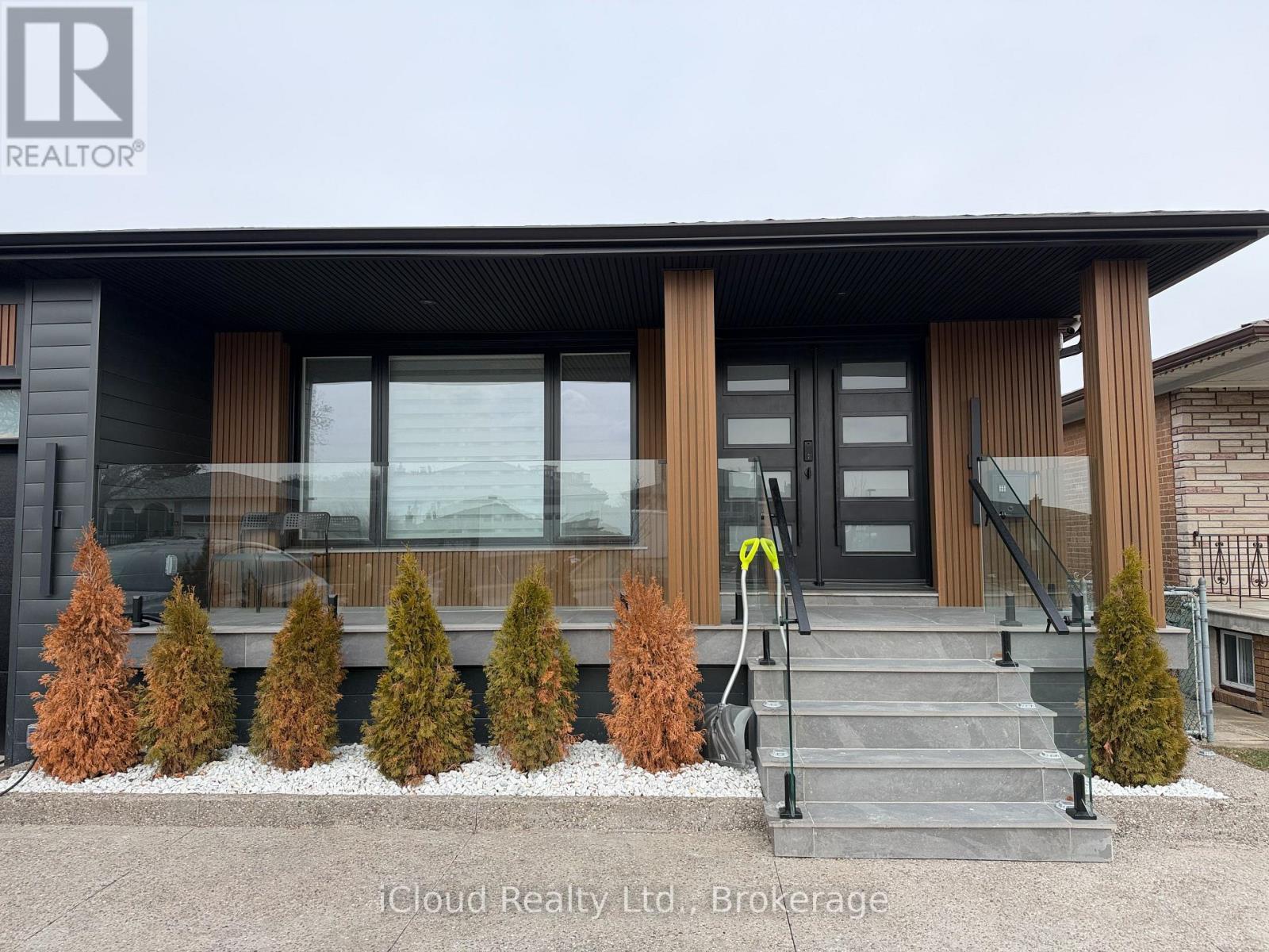 Upper Level - 17 Cloud Drive, Toronto, Ontario  M9L 2P6 - Photo 33 - W12897870