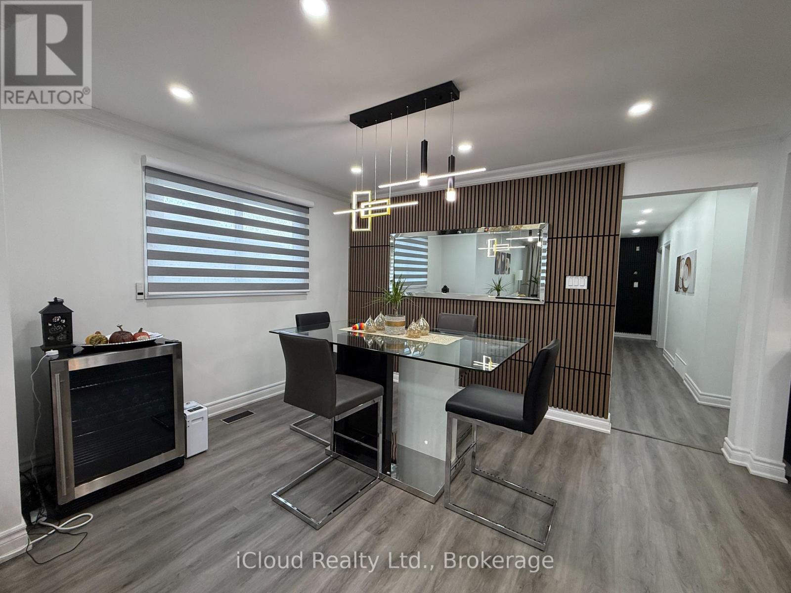 Upper Level - 17 Cloud Drive, Toronto, Ontario  M9L 2P6 - Photo 6 - W12897870