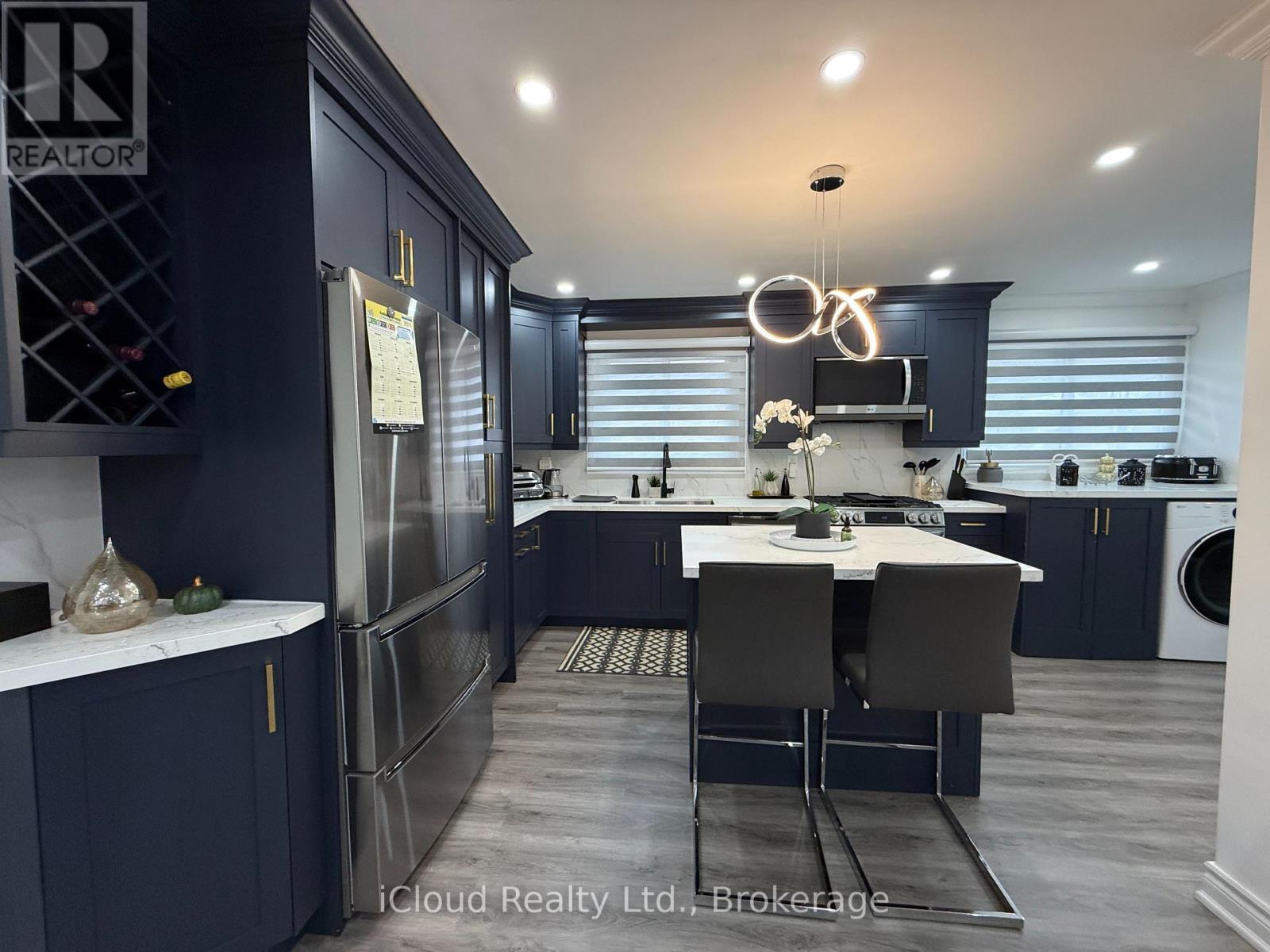 Upper Level - 17 Cloud Drive, Toronto, Ontario  M9L 2P6 - Photo 7 - W12897870