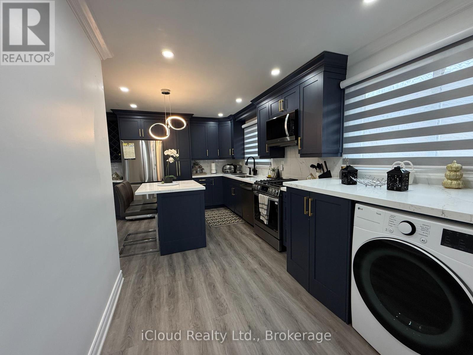 Upper Level - 17 Cloud Drive, Toronto, Ontario  M9L 2P6 - Photo 8 - W12897870