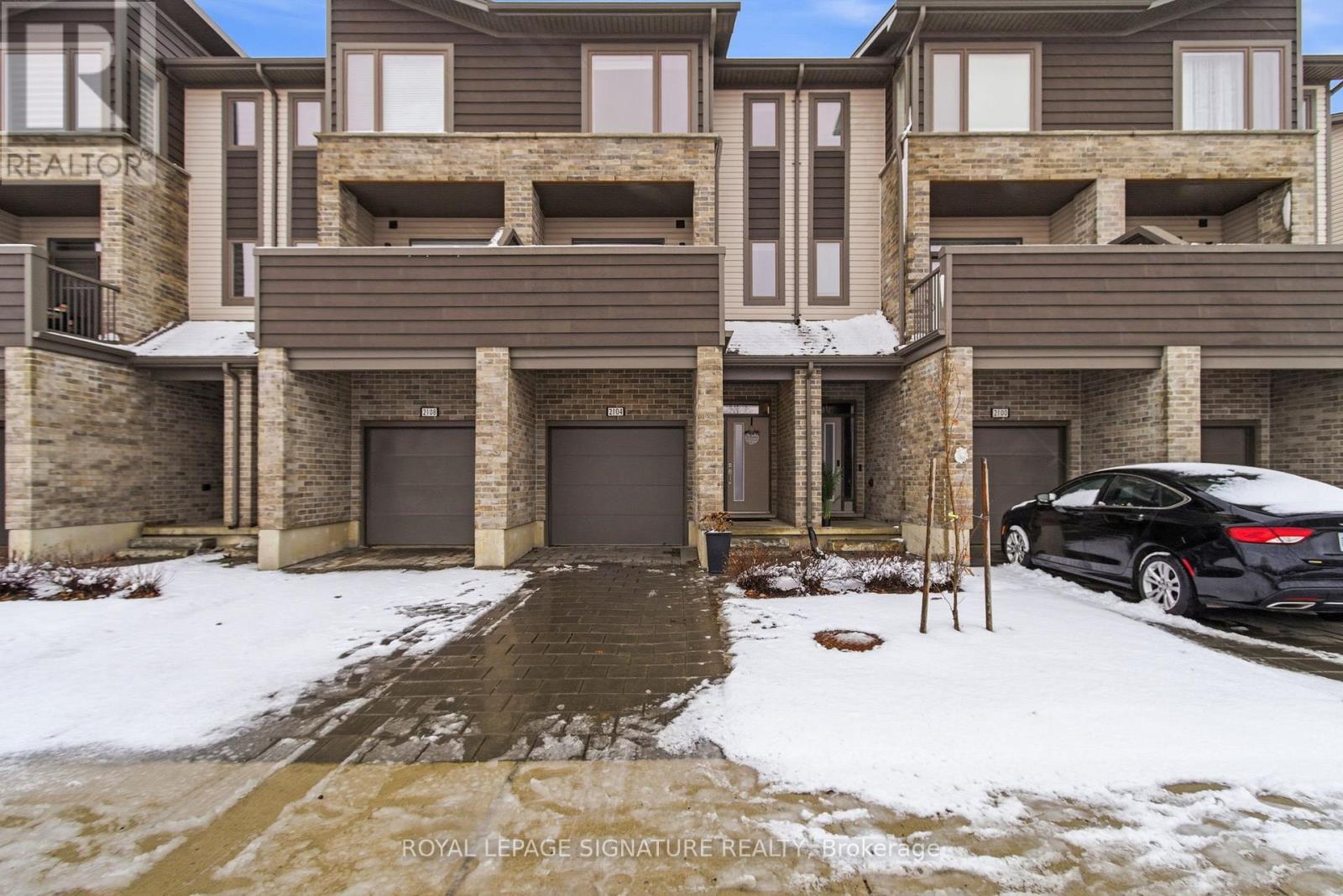 2104 MEADOWGATE BOULEVARD, London South, Ontario