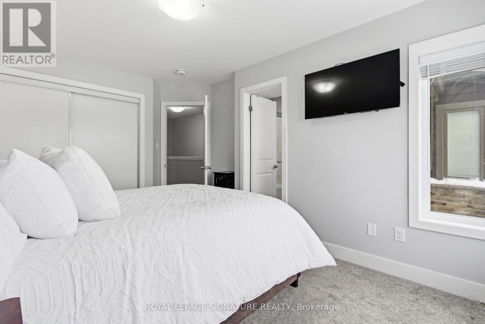 2104 Meadowgate Boulevard, London South, Ontario  N6M 0H5 - Photo 15 - X12897868