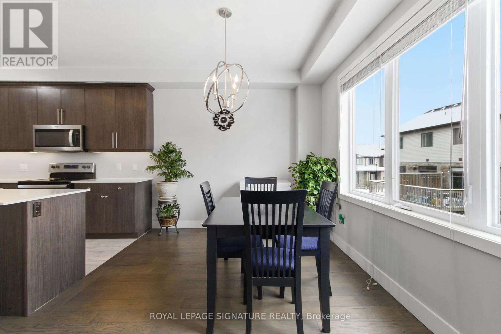 2104 Meadowgate Boulevard, London South, Ontario  N6M 0H5 - Photo 5 - X12897868