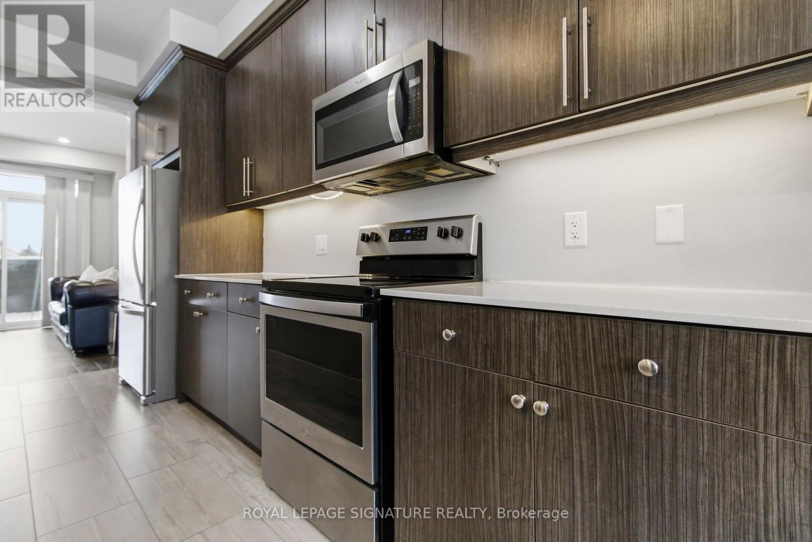 2104 Meadowgate Boulevard, London South, Ontario  N6M 0H5 - Photo 7 - X12897868