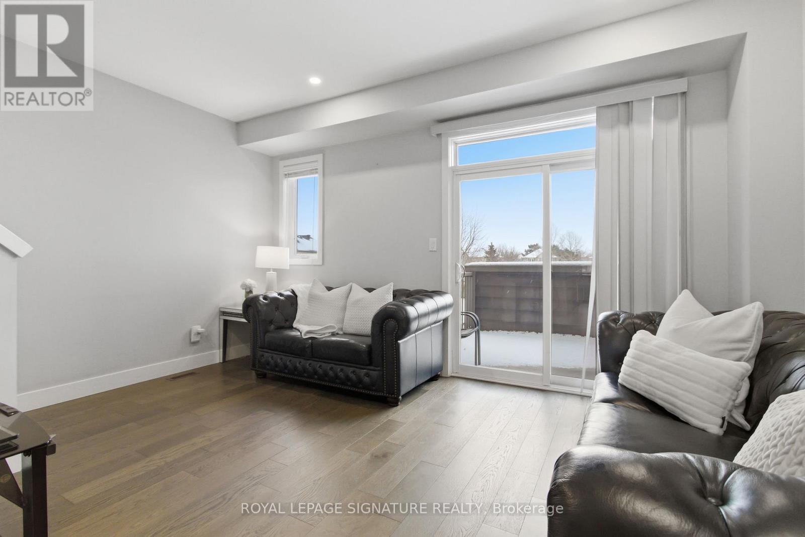 2104 Meadowgate Boulevard, London South, Ontario  N6M 0H5 - Photo 8 - X12897868