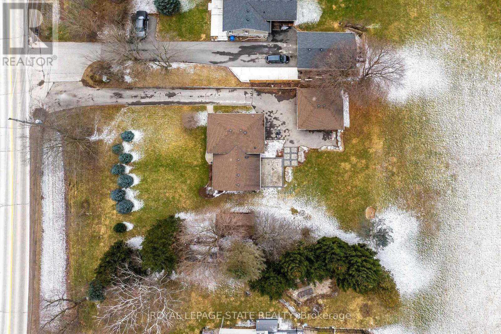 847 Governors Road, Hamilton, Ontario  L9H 5E3 - Photo 2 - X12897916