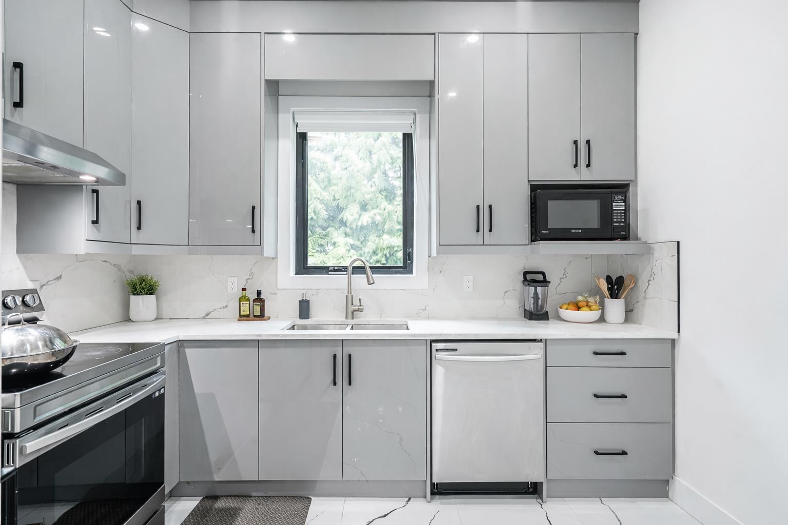 6052 172 Street, Surrey, British Columbia  V3S 3Z7 - Photo 8 - R3079011