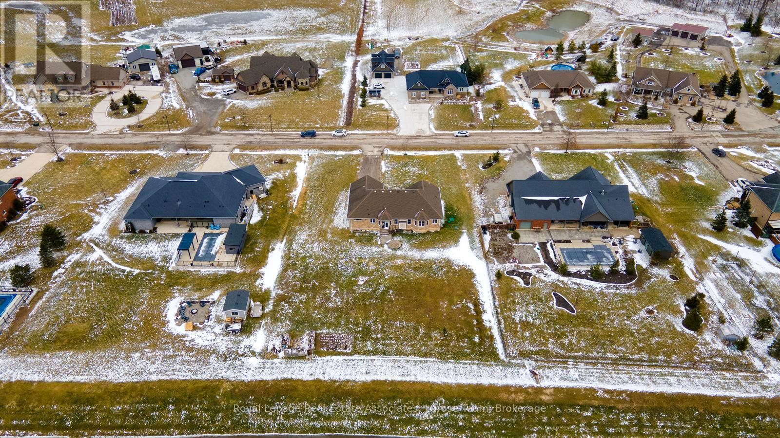 5484 Attema Crescent, West Lincoln, Ontario  L0R 1Y0 - Photo 36 - X12896822