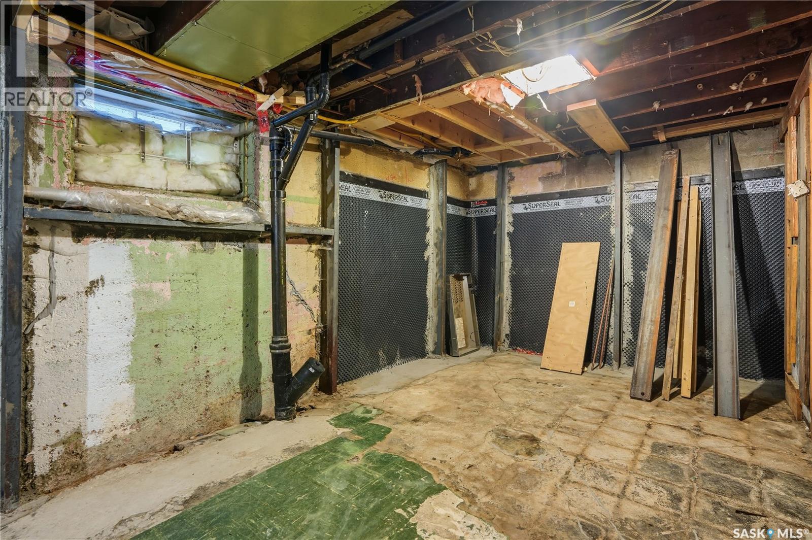 1875 St John Street, Regina, Saskatchewan  S4P 1S1 - Photo 37 - SK030495