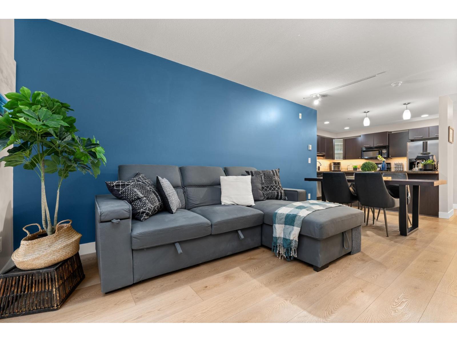 204 5454 198 Street, Langley, British Columbia  V3A 1G2 - Photo 4 - R3093045