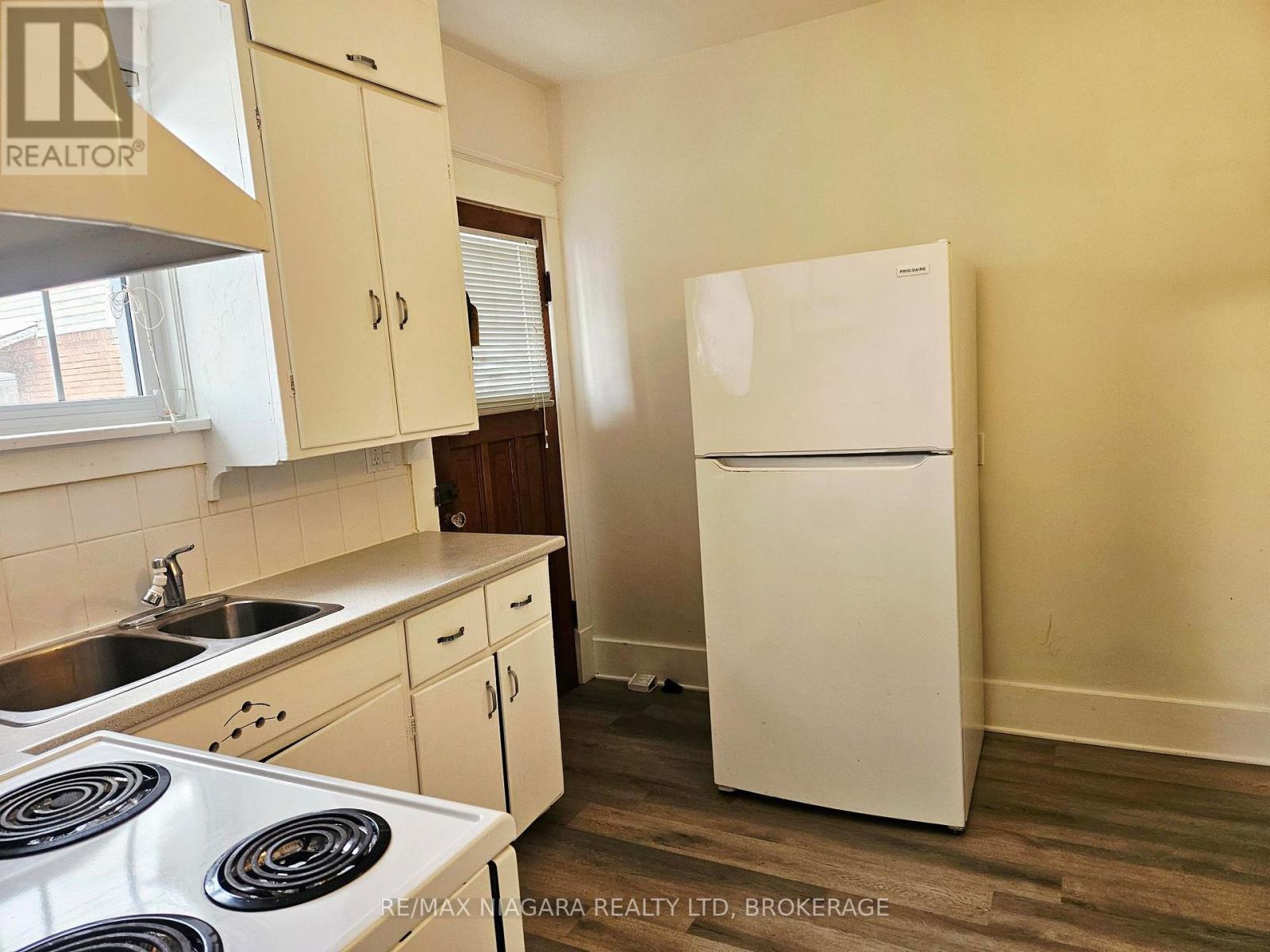 1 - 5055 Fourth Avenue, Niagara Falls (Cherrywood), Ontario  L2E 4P5 - Photo 10 - X12897954