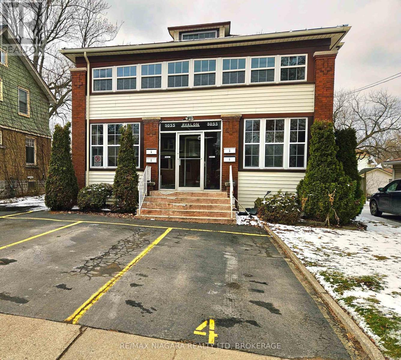 1 - 5055 Fourth Avenue, Niagara Falls (Cherrywood), Ontario  L2E 4P5 - Photo 2 - X12897954