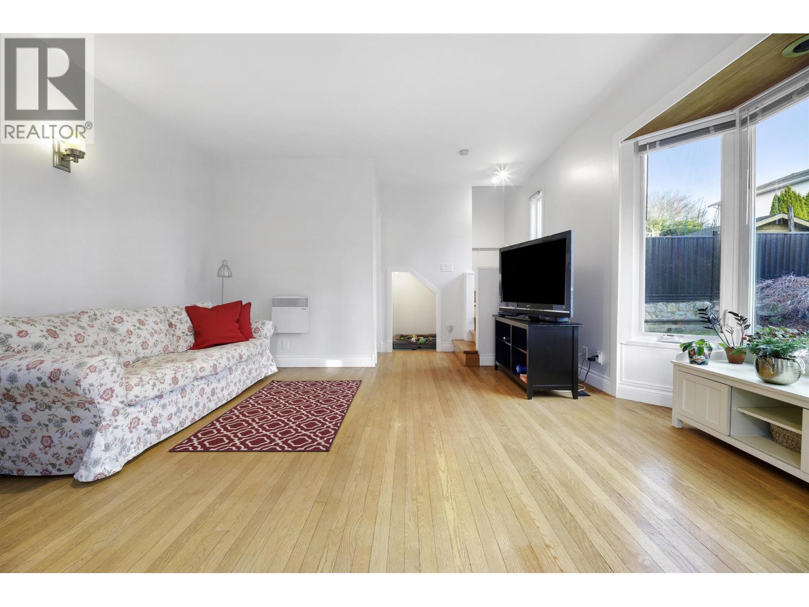 828 Nicolum Court, North Vancouver, British Columbia  V7H 2R8 - Photo 12 - R3101462