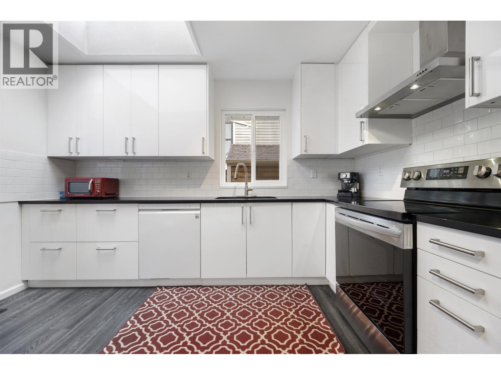 828 Nicolum Court, North Vancouver, British Columbia  V7H 2R8 - Photo 8 - R3101462