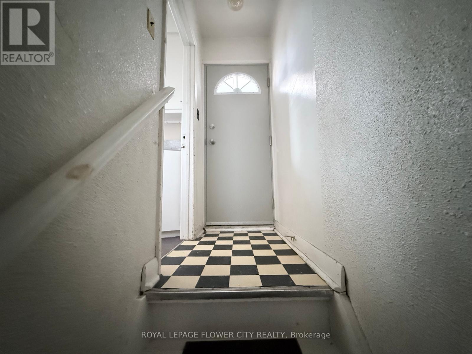 39 Parkside Drive, Newmarket, Ontario  L3Y 4R7 - Photo 16 - N12897592