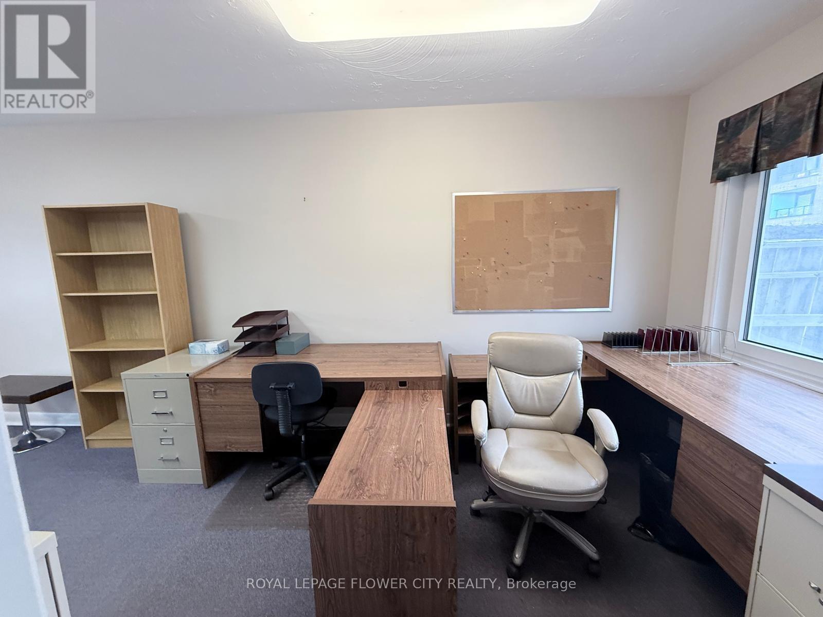 39 Parkside Drive, Newmarket, Ontario  L3Y 4R7 - Photo 9 - N12897592