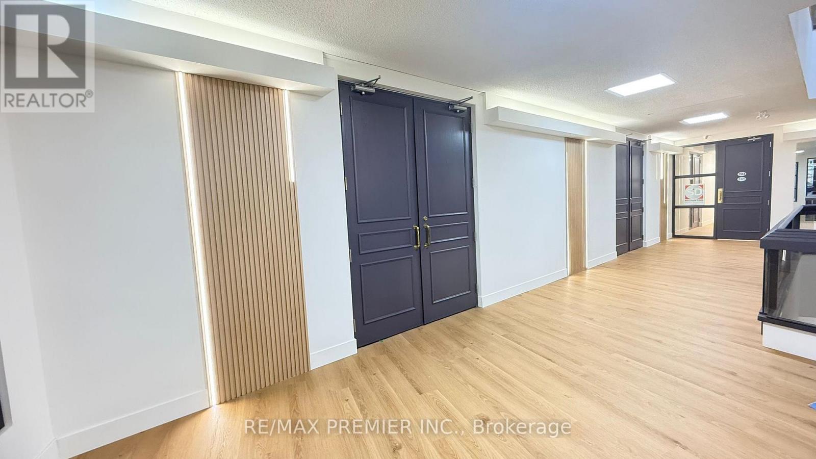 302-05 - 3390 South Service Road, Burlington (Industrial Burlington), Ontario  L7N 3J5 - Photo 11 - W12897952