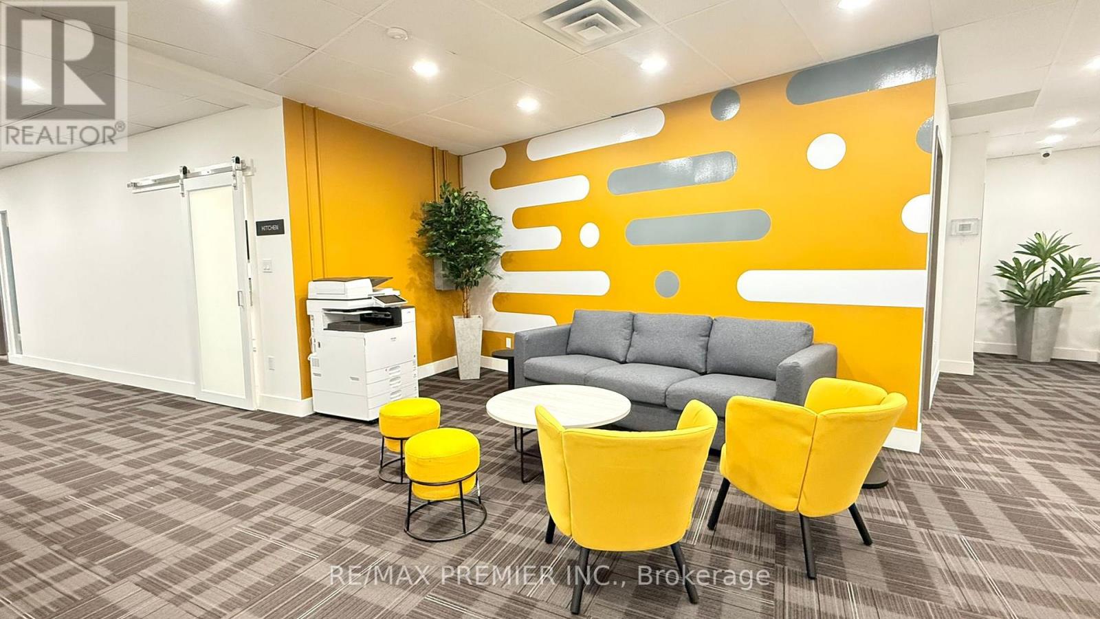 302-05 - 3390 South Service Road, Burlington (Industrial Burlington), Ontario  L7N 3J5 - Photo 13 - W12897952