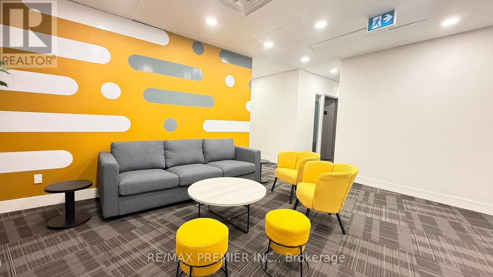 302-05 - 3390 South Service Road, Burlington (Industrial Burlington), Ontario  L7N 3J5 - Photo 14 - W12897952