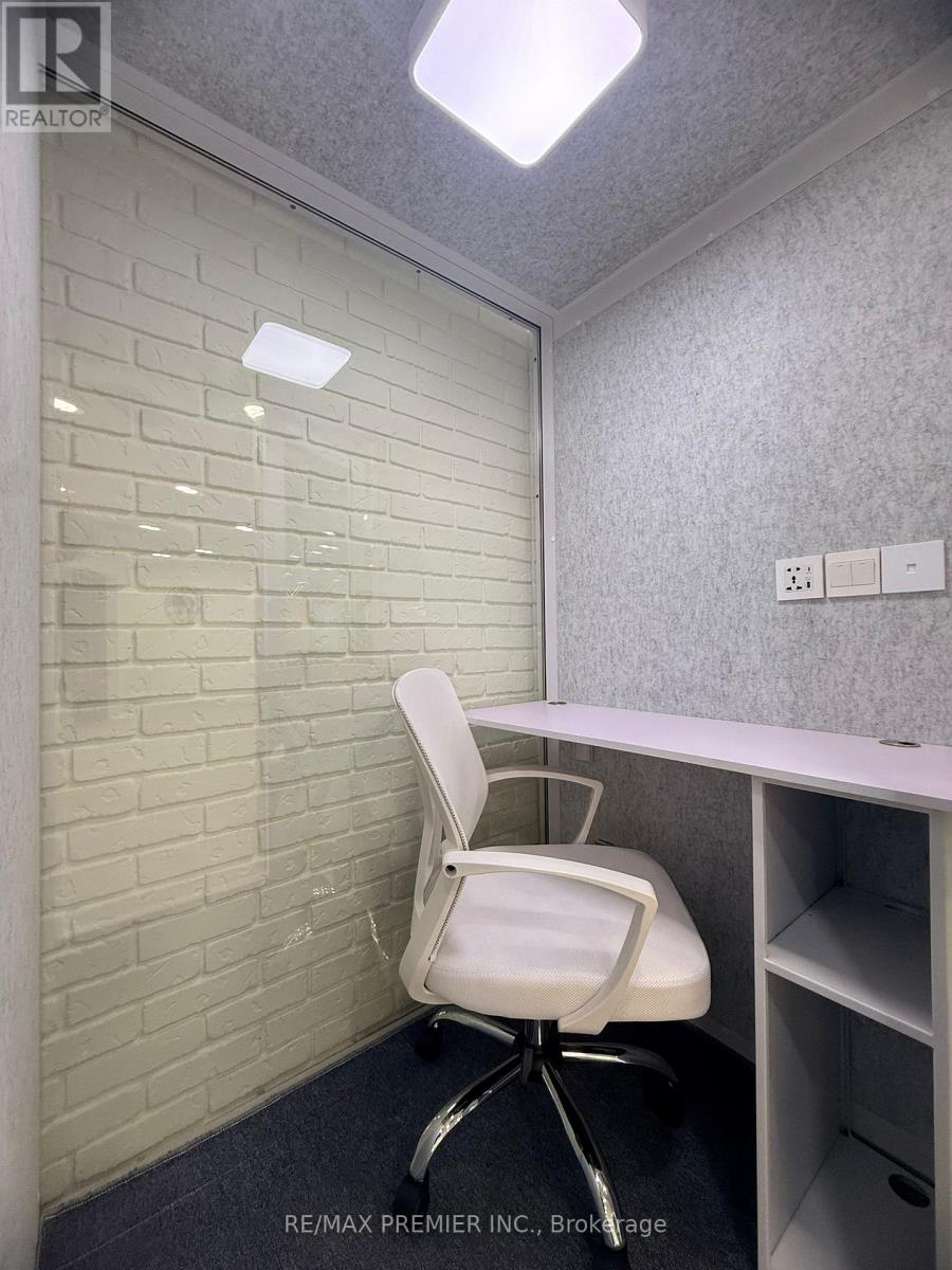 302-05 - 3390 South Service Road, Burlington (Industrial Burlington), Ontario  L7N 3J5 - Photo 19 - W12897952