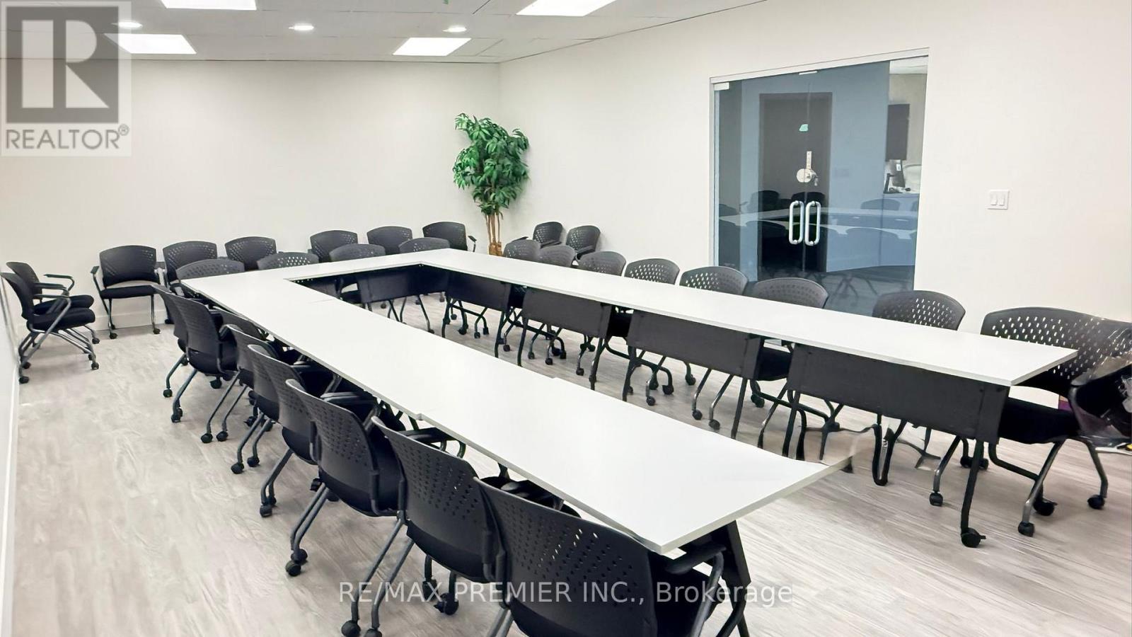 302-05 - 3390 South Service Road, Burlington (Industrial Burlington), Ontario  L7N 3J5 - Photo 45 - W12897952