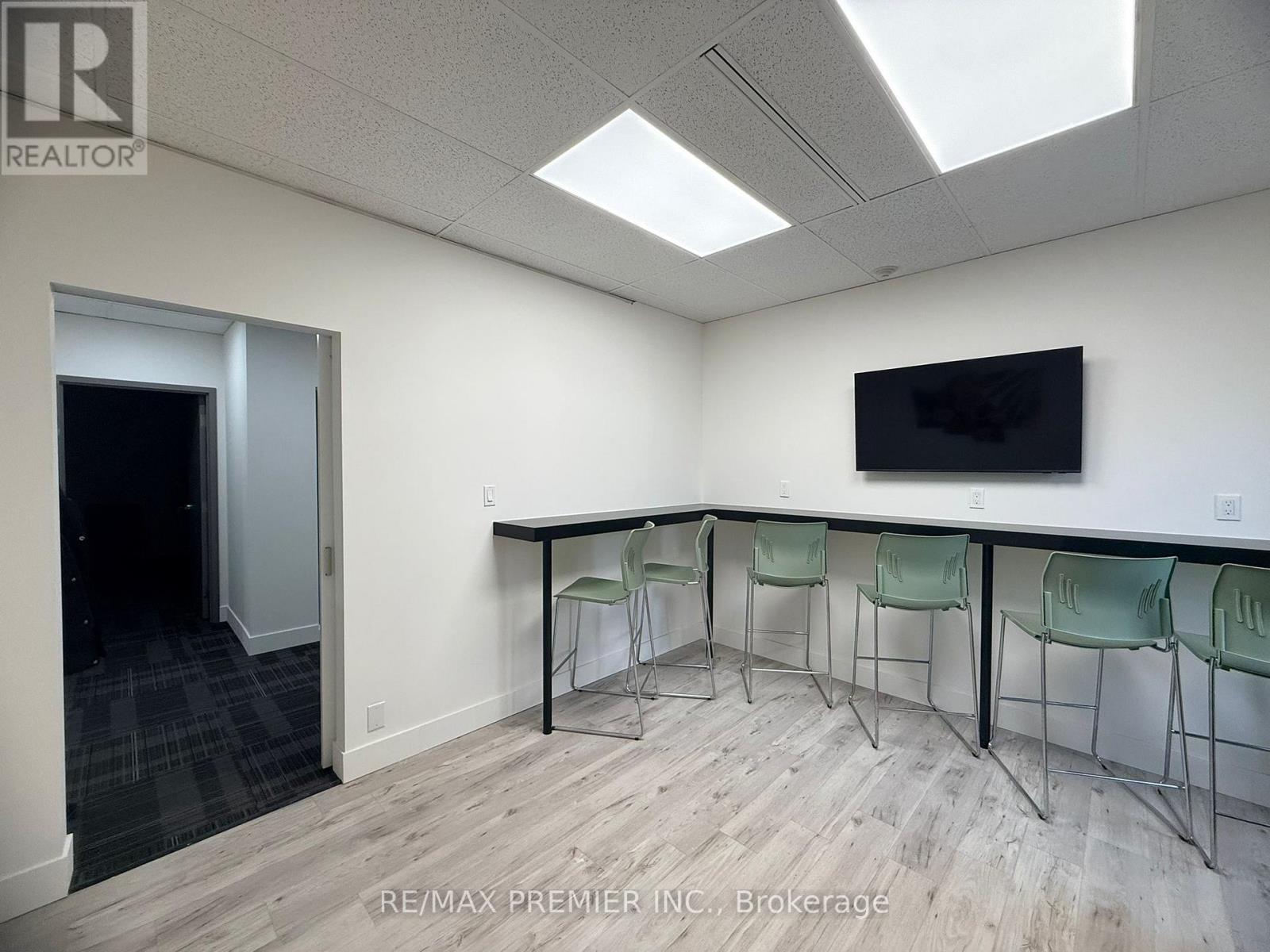 302-05 - 3390 South Service Road, Burlington (Industrial Burlington), Ontario  L7N 3J5 - Photo 46 - W12897952