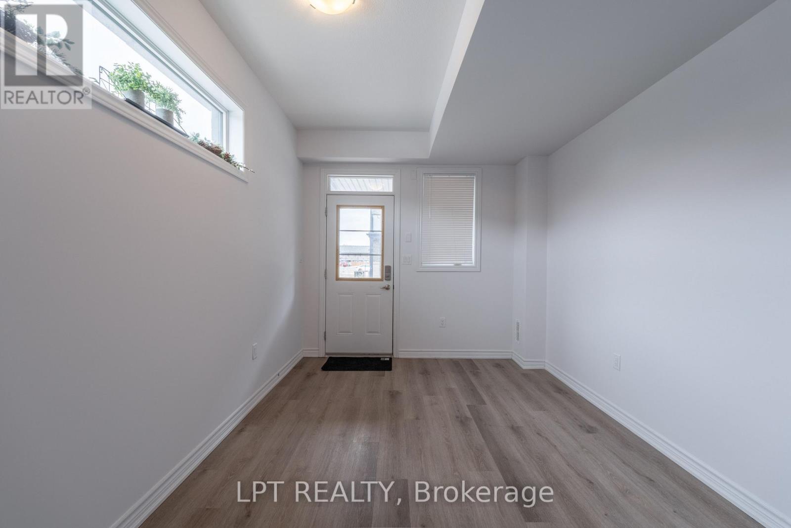 110 - 461 Blackburn Drive S, Brantford, Ontario  N3T 0W9 - Photo 3 - X12897938