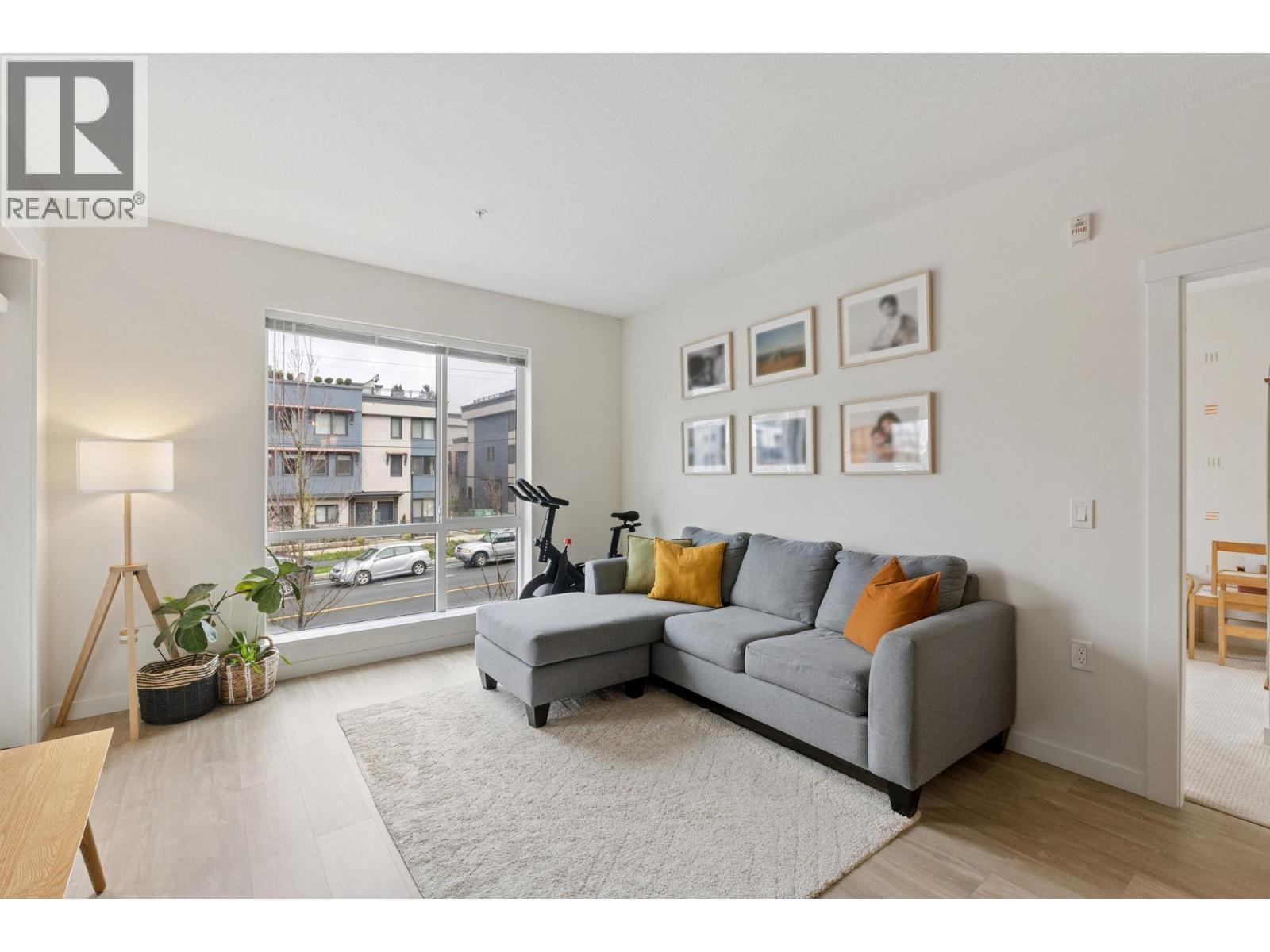 211 625 E 3rd Street, North Vancouver, British Columbia  V7L 1G6 - Photo 7 - R3100189