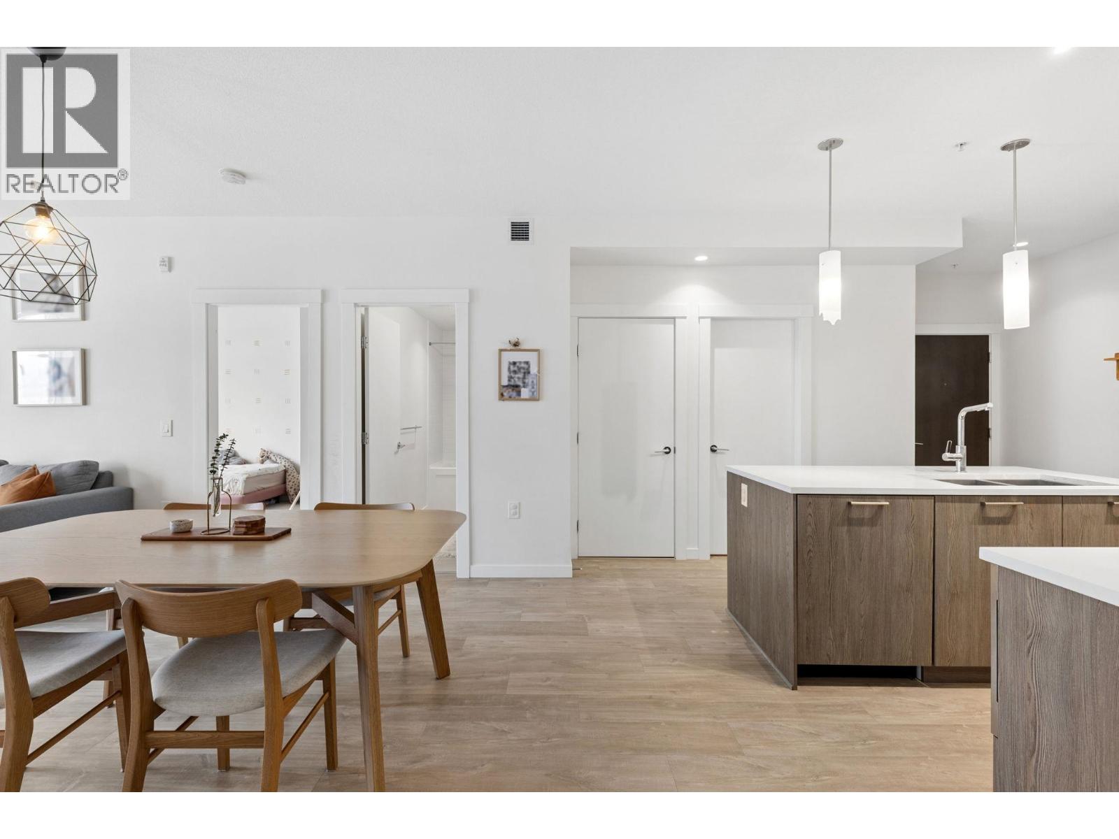 211 625 E 3rd Street, North Vancouver, British Columbia  V7L 1G6 - Photo 6 - R3100189