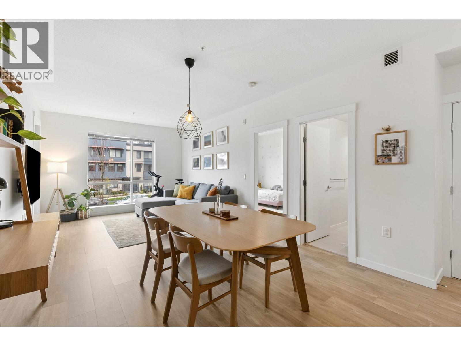 211 625 E 3rd Street, North Vancouver, British Columbia  V7L 1G6 - Photo 5 - R3100189