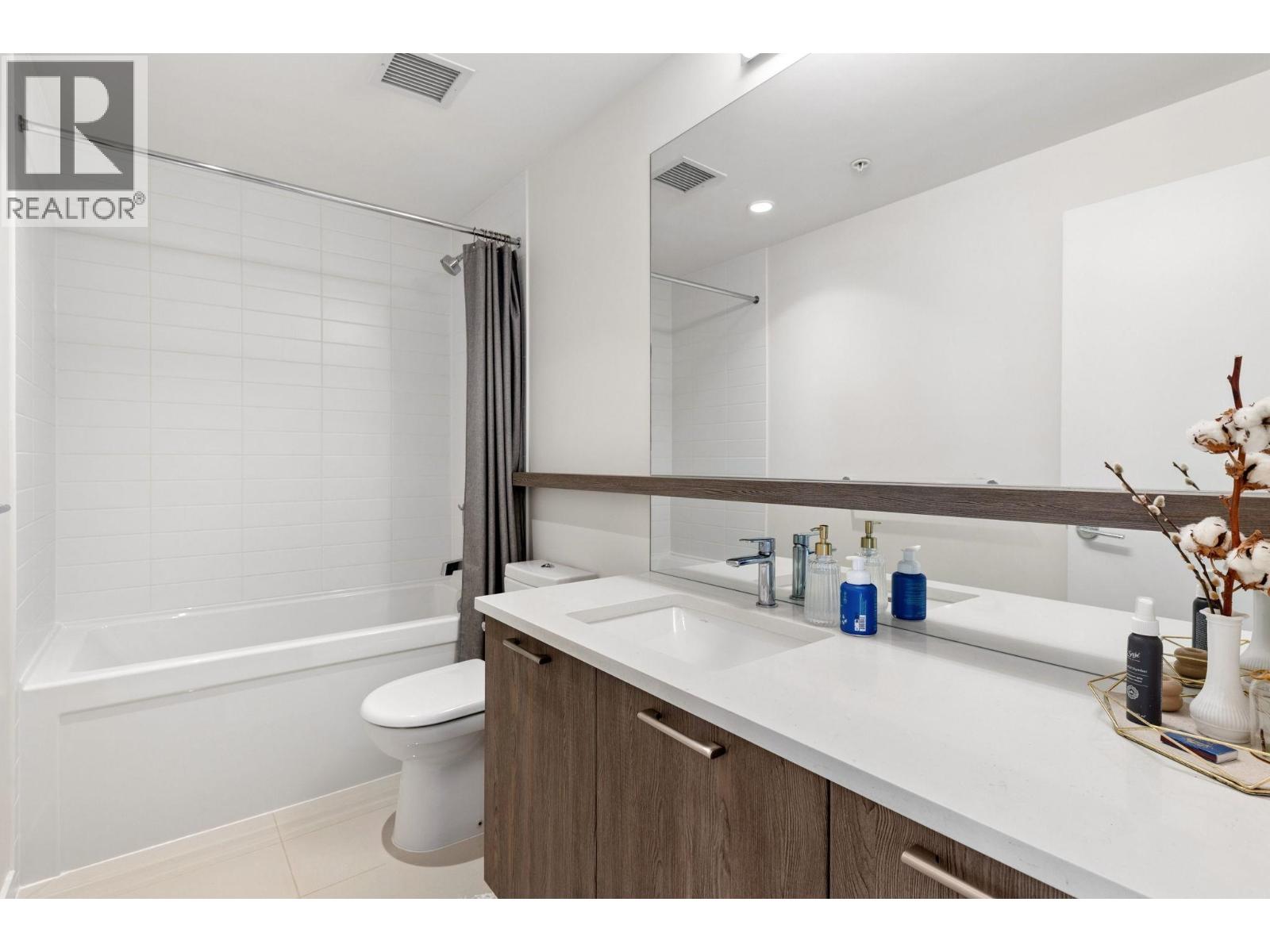 211 625 E 3rd Street, North Vancouver, British Columbia  V7L 1G6 - Photo 16 - R3100189