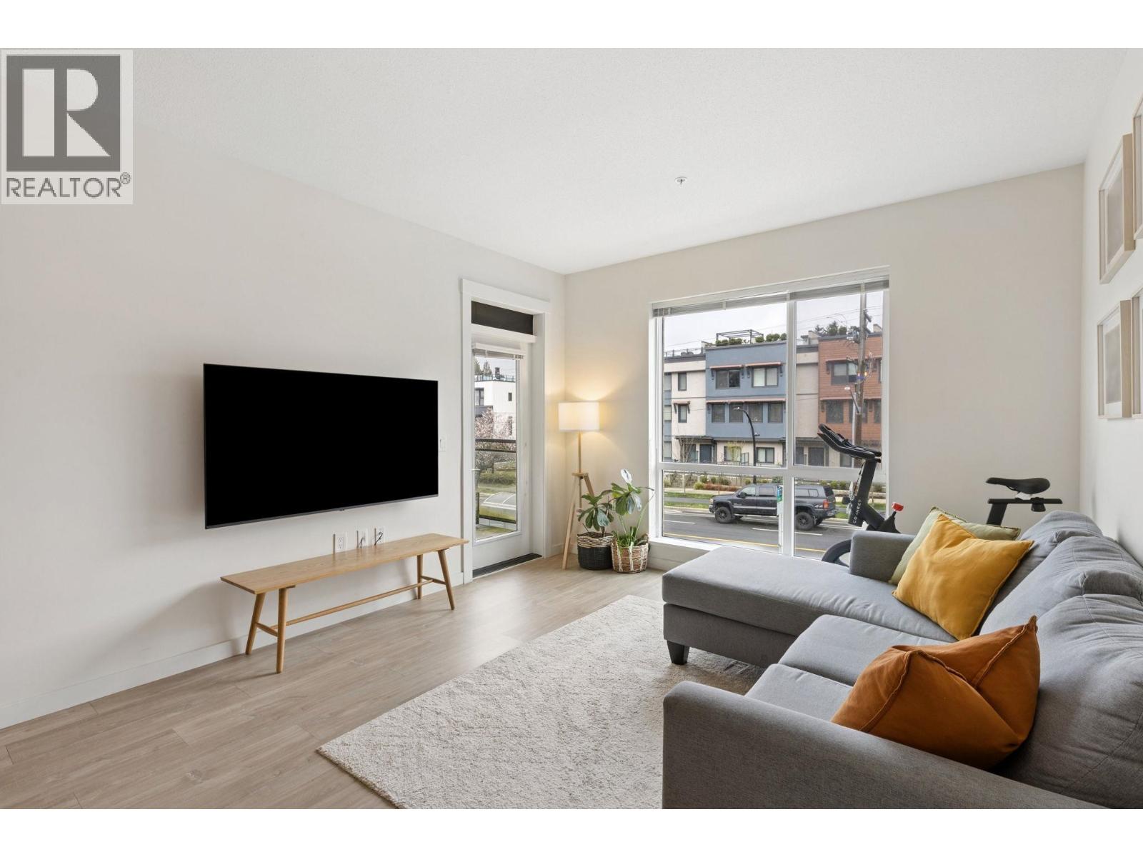 211 625 E 3rd Street, North Vancouver, British Columbia  V7L 1G6 - Photo 8 - R3100189