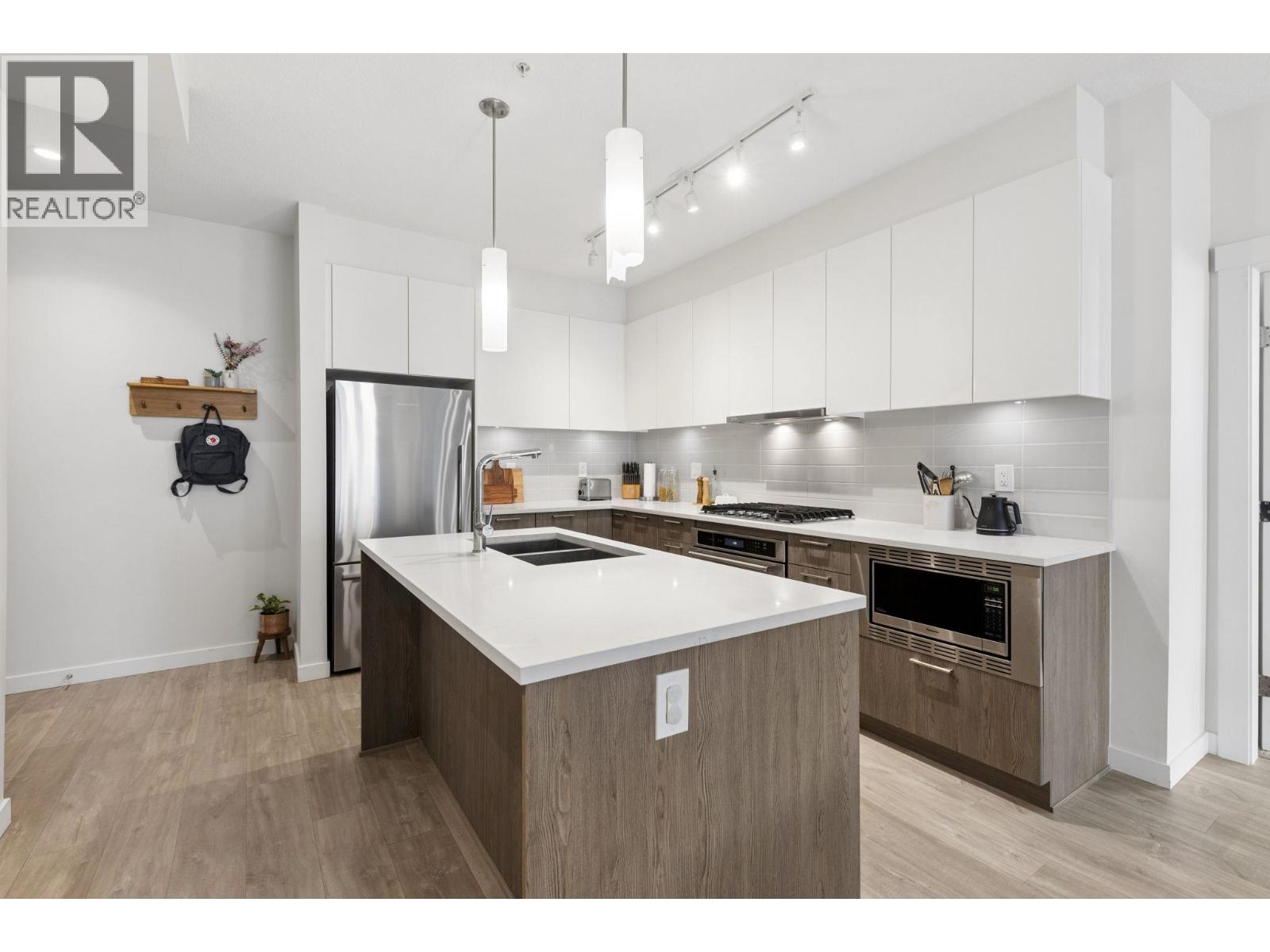 211 625 E 3rd Street, North Vancouver, British Columbia  V7L 1G6 - Photo 10 - R3100189