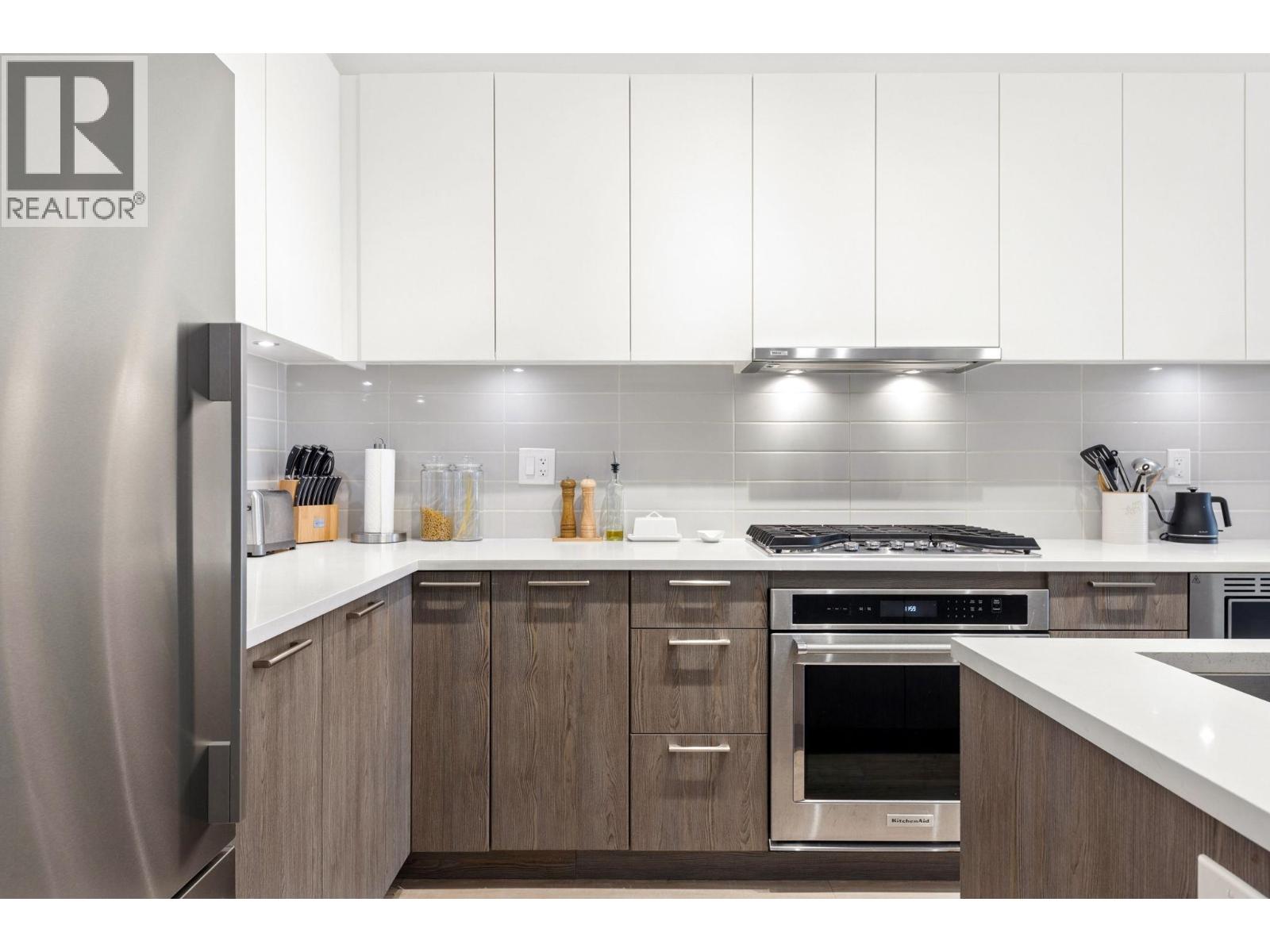 211 625 E 3rd Street, North Vancouver, British Columbia  V7L 1G6 - Photo 12 - R3100189