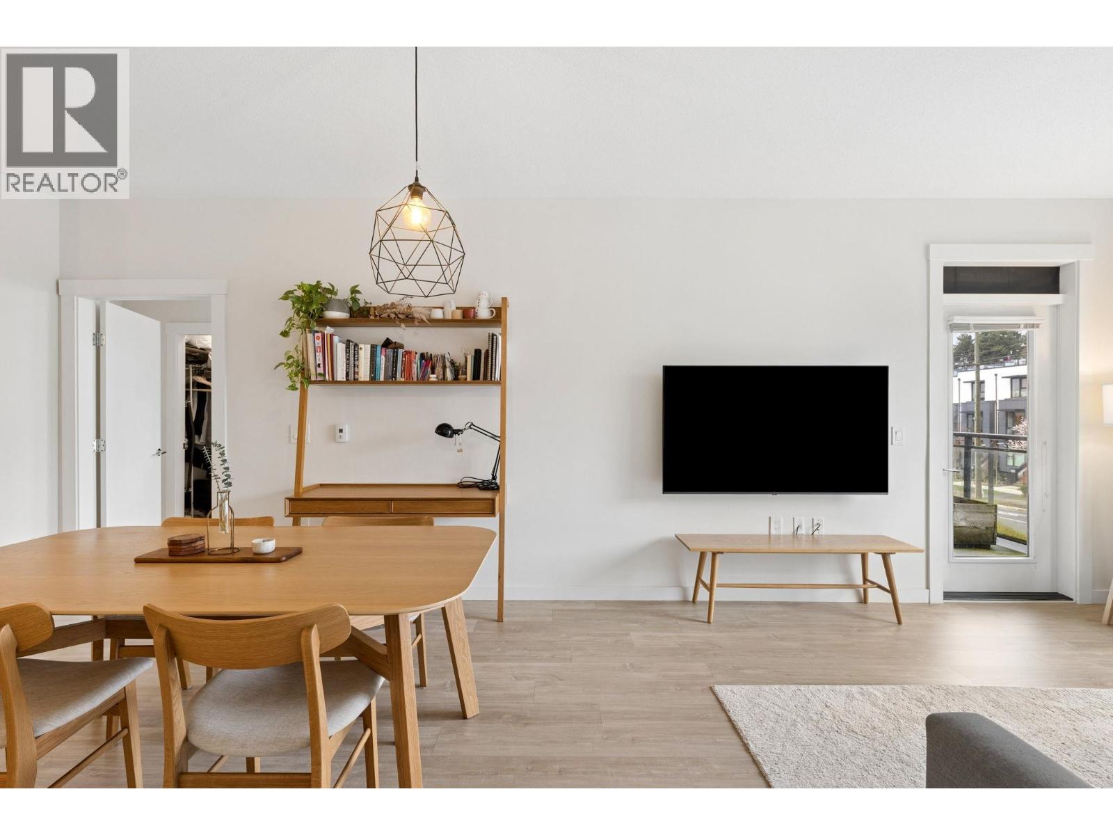 211 625 E 3rd Street, North Vancouver, British Columbia  V7L 1G6 - Photo 13 - R3100189