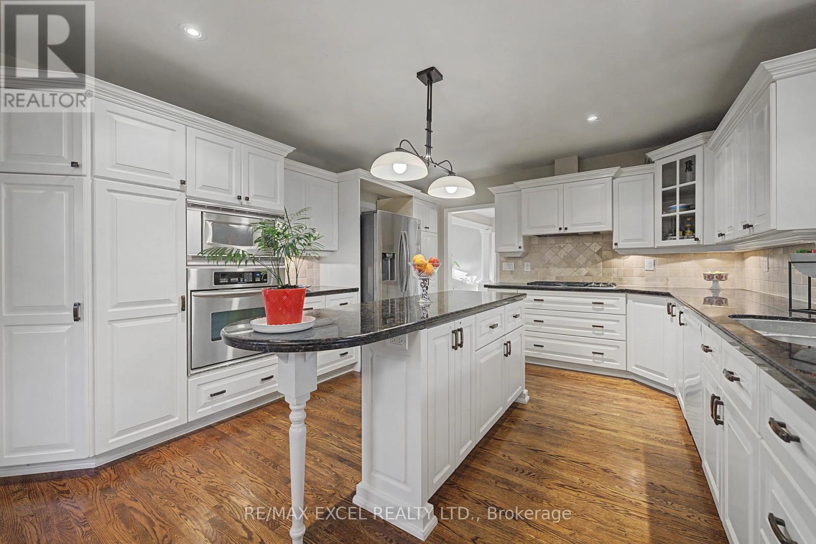 1110 Balmoral Place, Oakville, Ontario  L6J 2L9 - Photo 18 - W12882750