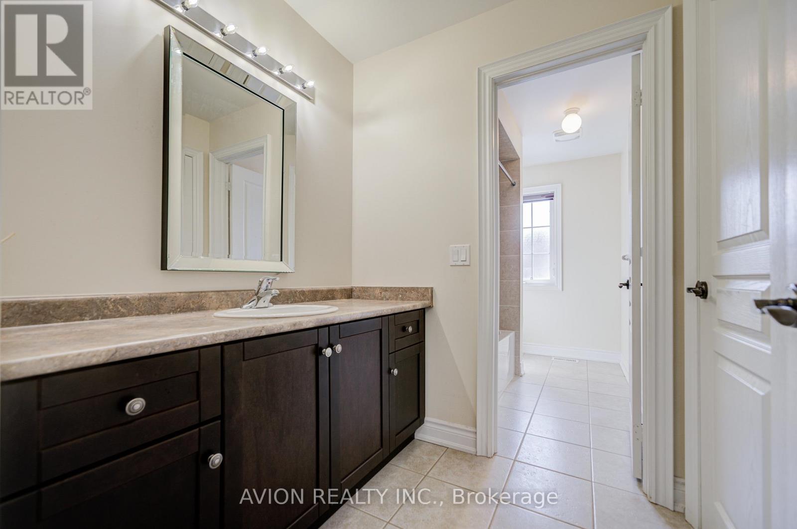 30 Ferrazzano Lane, Vaughan, Ontario L4H 0X2 - Photo 39 - N12893968