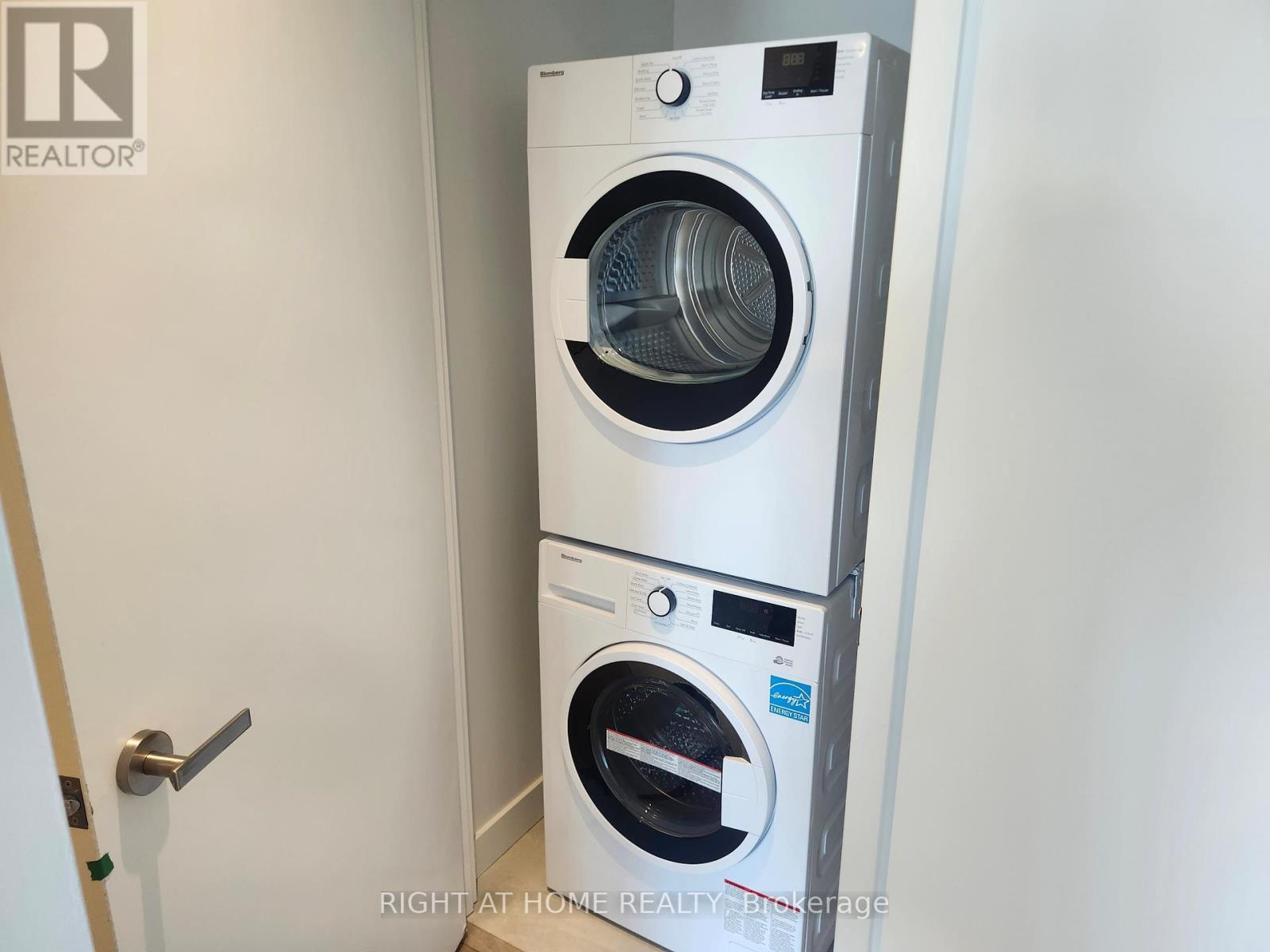 3901 - 448 Burnhamthorpe Road W, Mississauga, Ontario  L5B 4M6 - Photo 36 - W12897832