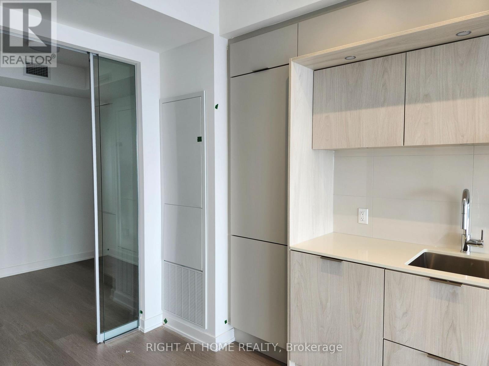 3901 - 448 Burnhamthorpe Road W, Mississauga, Ontario  L5B 4M6 - Photo 26 - W12897832