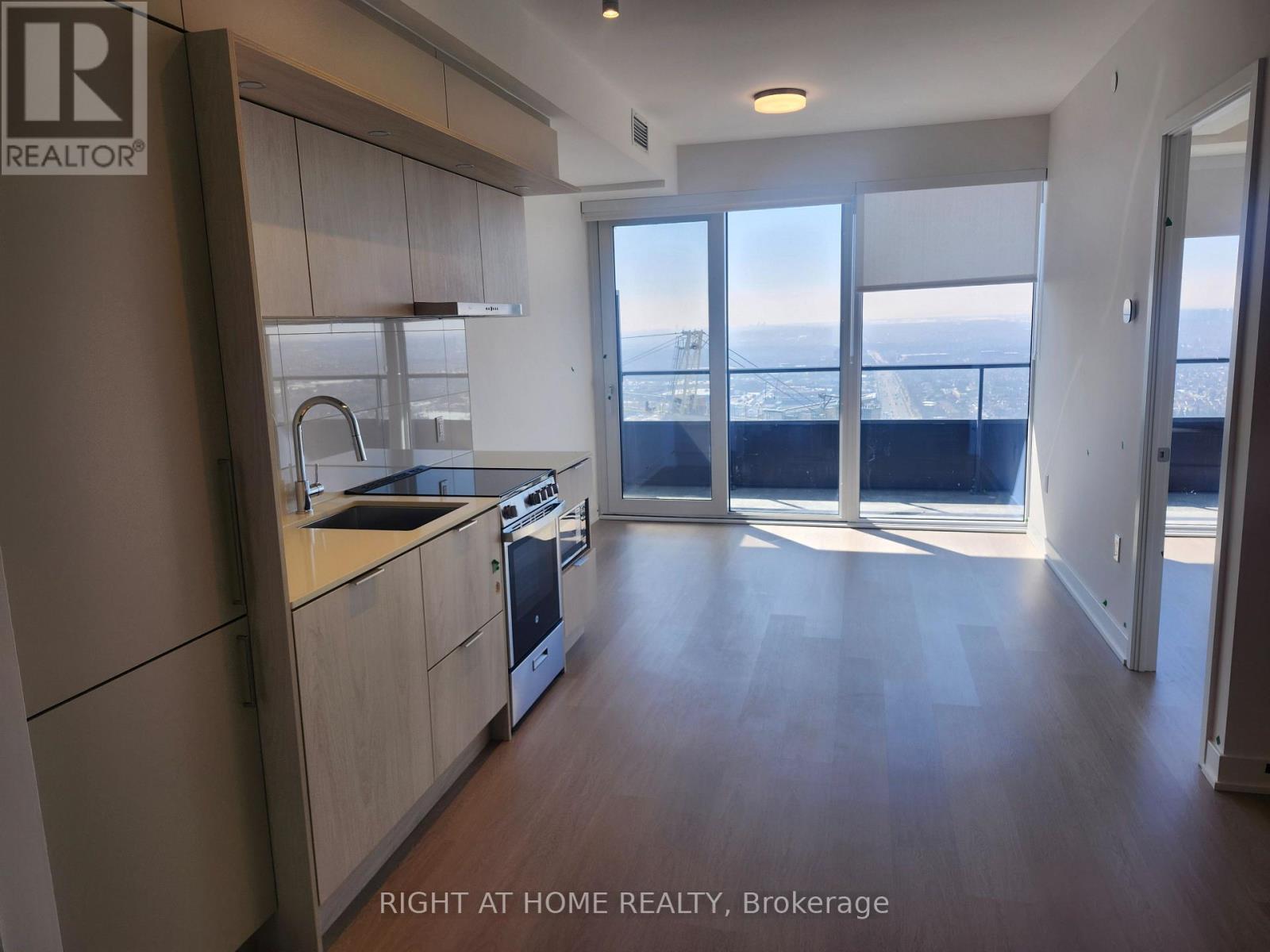 3901 - 448 Burnhamthorpe Road W, Mississauga, Ontario  L5B 4M6 - Photo 6 - W12897832