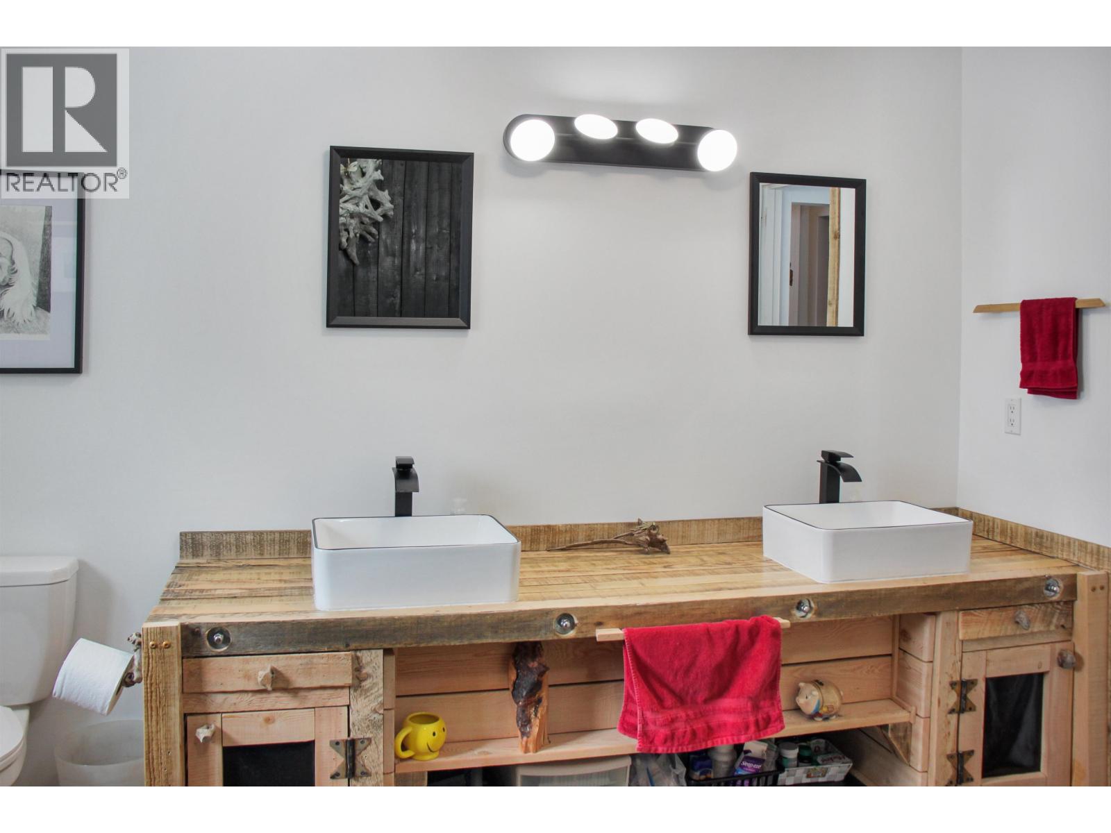 4907 Peasim Court, 108 Mile Ranch, British Columbia  V0K 2Z0 - Photo 6 - R3101055