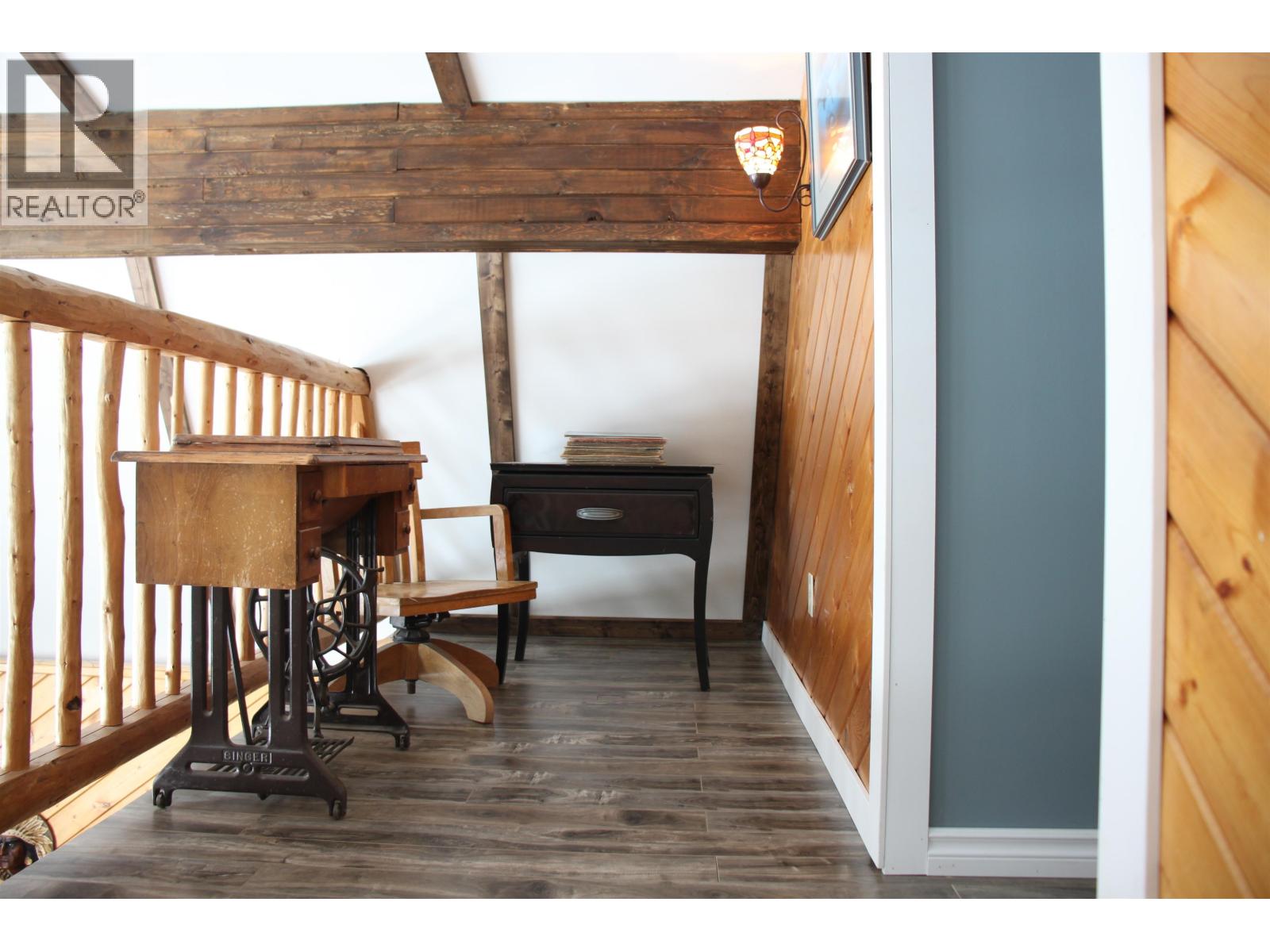 4907 Peasim Court, 108 Mile Ranch, British Columbia  V0K 2Z0 - Photo 13 - R3101055