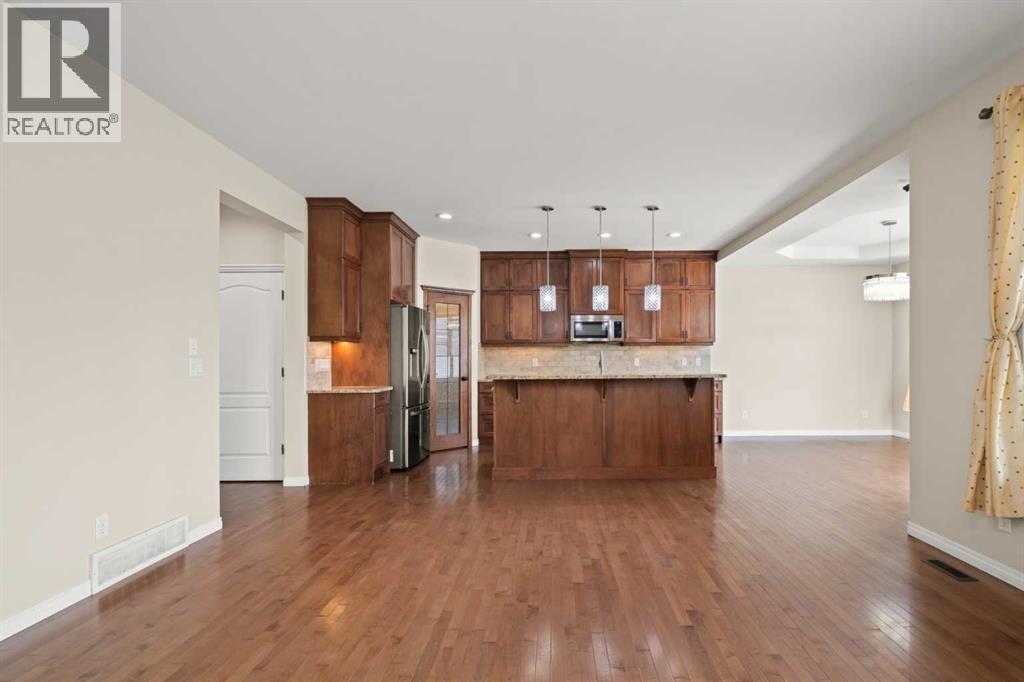 29 Royal Birkdale Drive NW, Calgary, Alberta  T3G 5C7 - Photo 6 - A2292492