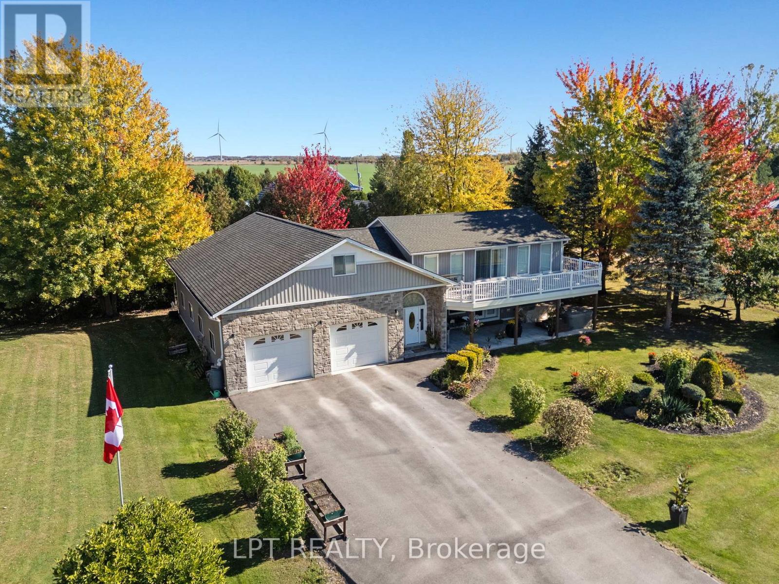 33810 Darryl Court, Bluewater, Ontario  N0M 2T0 - Photo 2 - X12897966