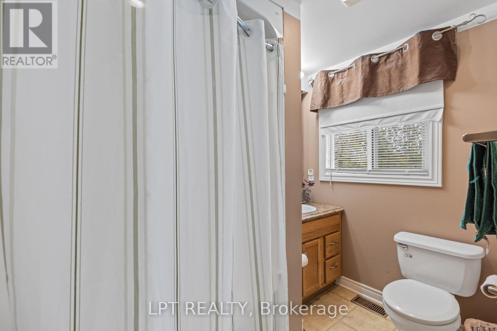 33810 Darryl Court, Bluewater, Ontario  N0M 2T0 - Photo 21 - X12897966