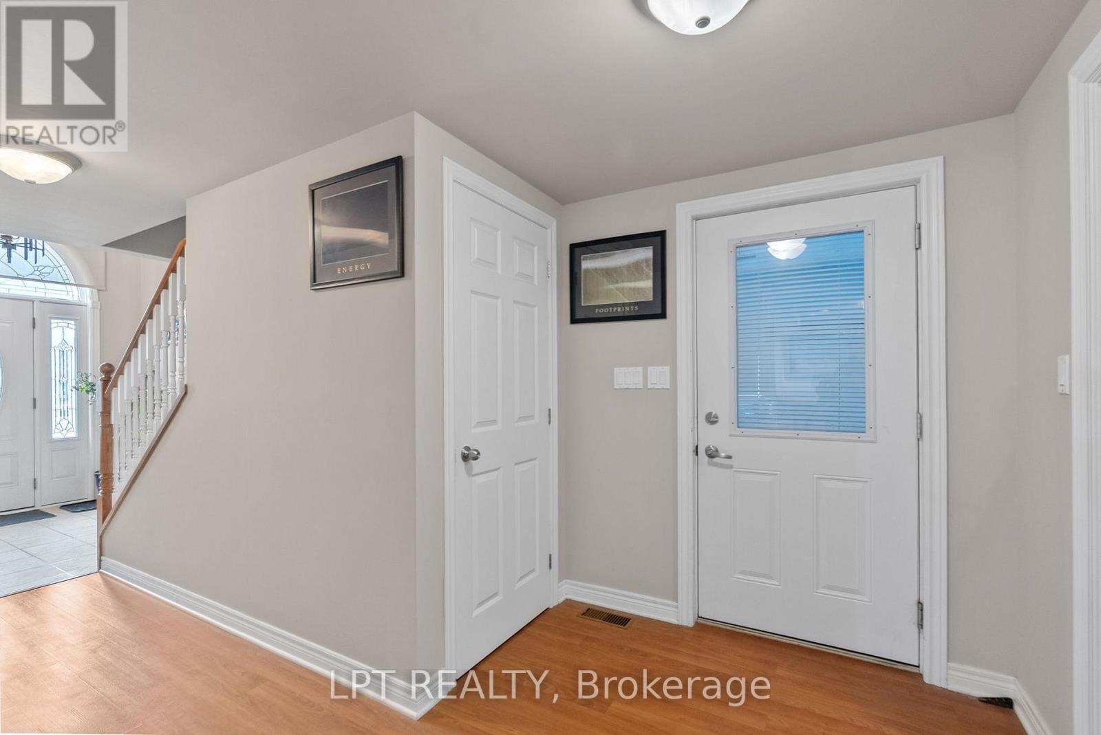 33810 Darryl Court, Bluewater, Ontario  N0M 2T0 - Photo 6 - X12897966