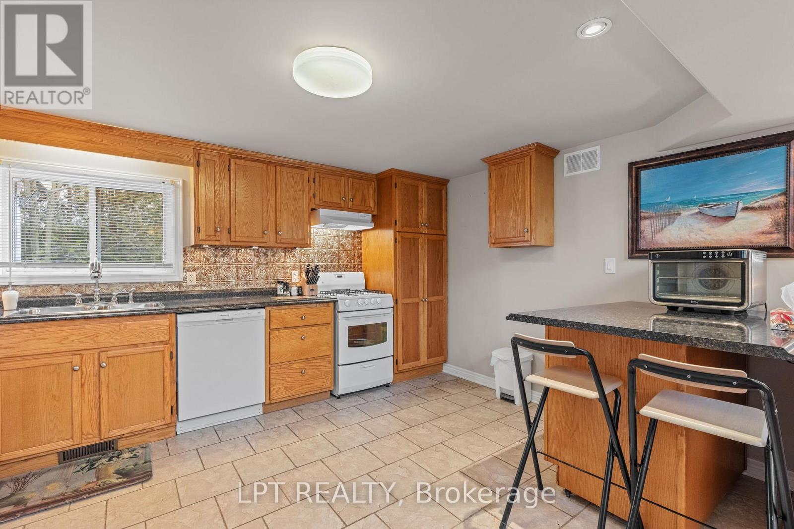 33810 Darryl Court, Bluewater, Ontario  N0M 2T0 - Photo 7 - X12897966