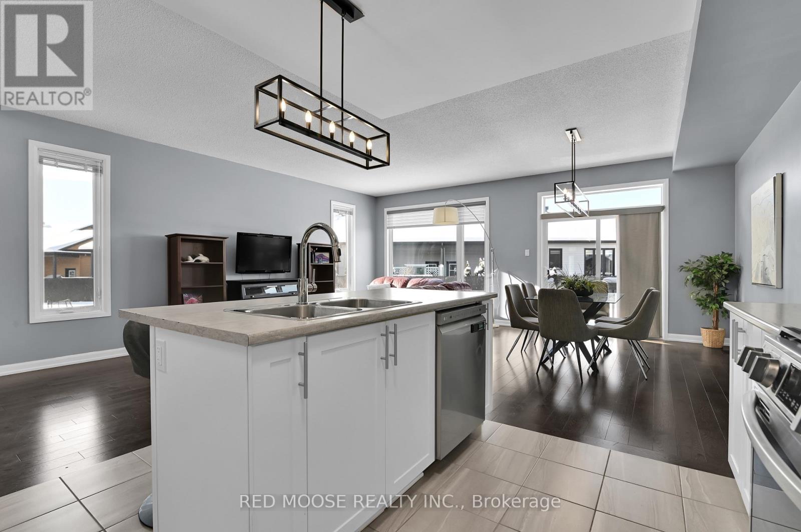 185 Turquoise Street, Clarence-Rockland, Ontario  K4K 0L5 - Photo 10 - X12897976